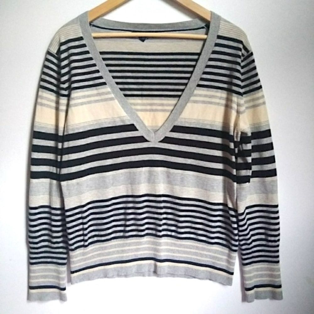 ‎Tommy Hilfiger Gray Striped V-Neck Sweater XL